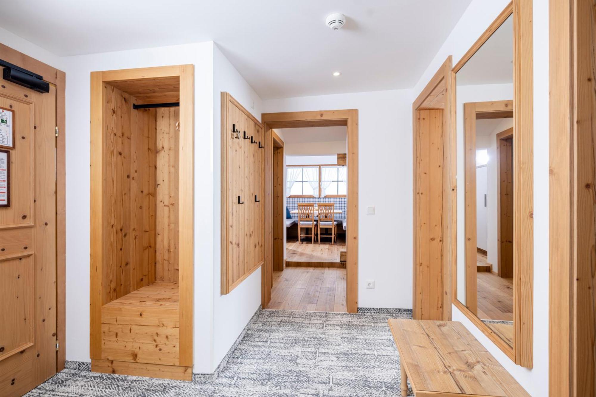 Aparthotel Landhaus St. Joseph Mayrhofen Esterno foto