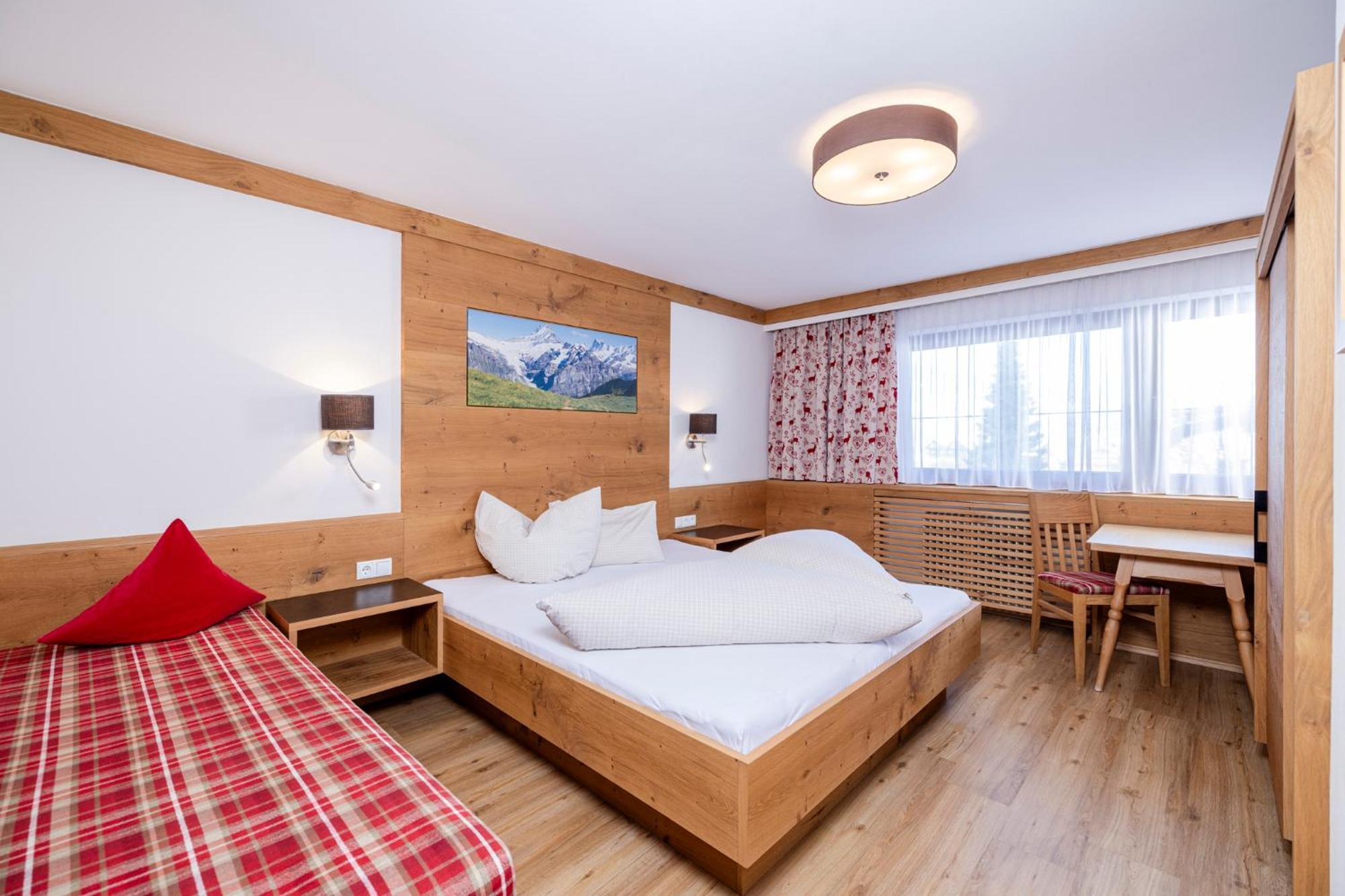Aparthotel Landhaus St. Joseph Mayrhofen Esterno foto