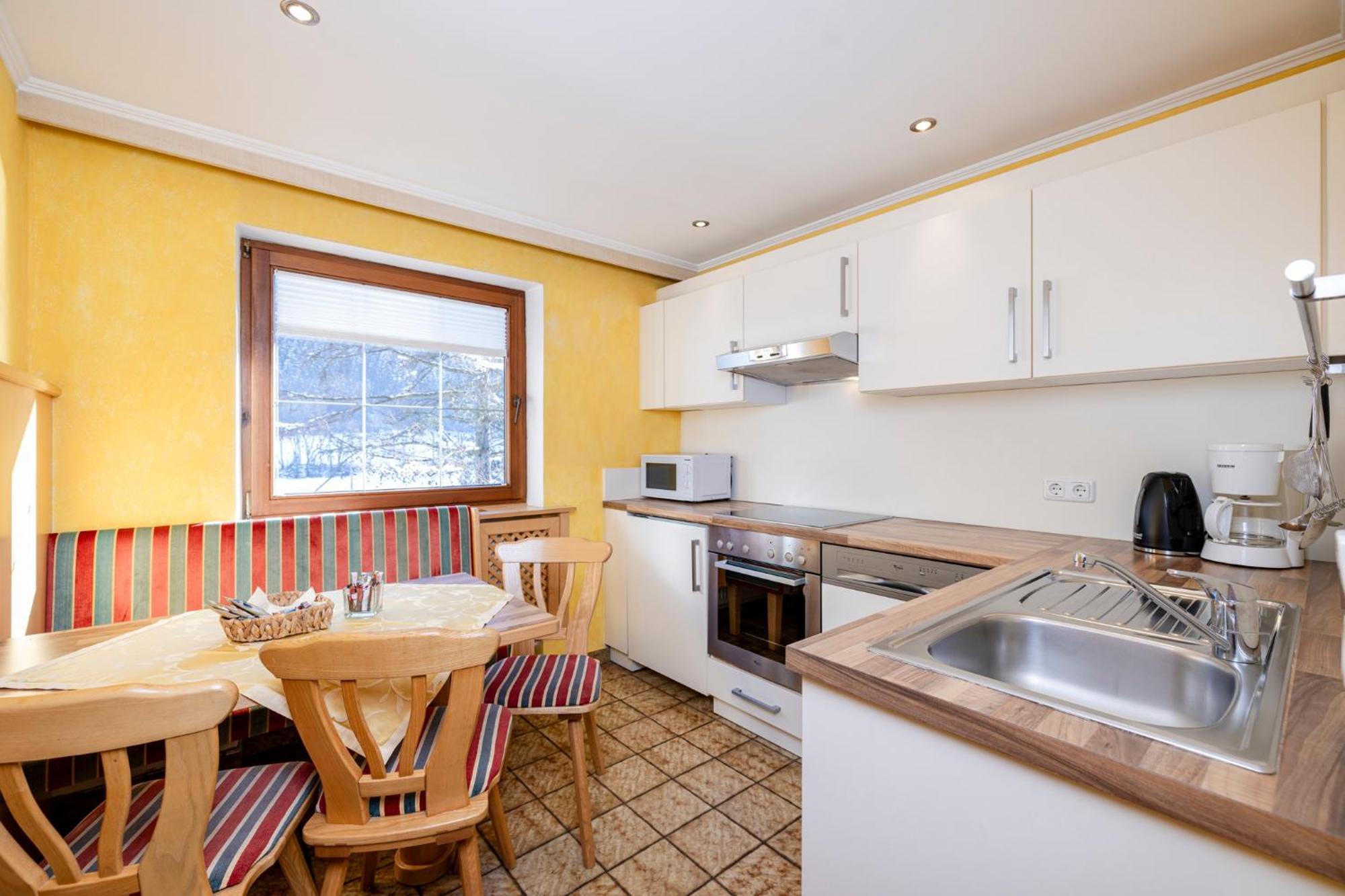 Aparthotel Landhaus St. Joseph Mayrhofen Esterno foto
