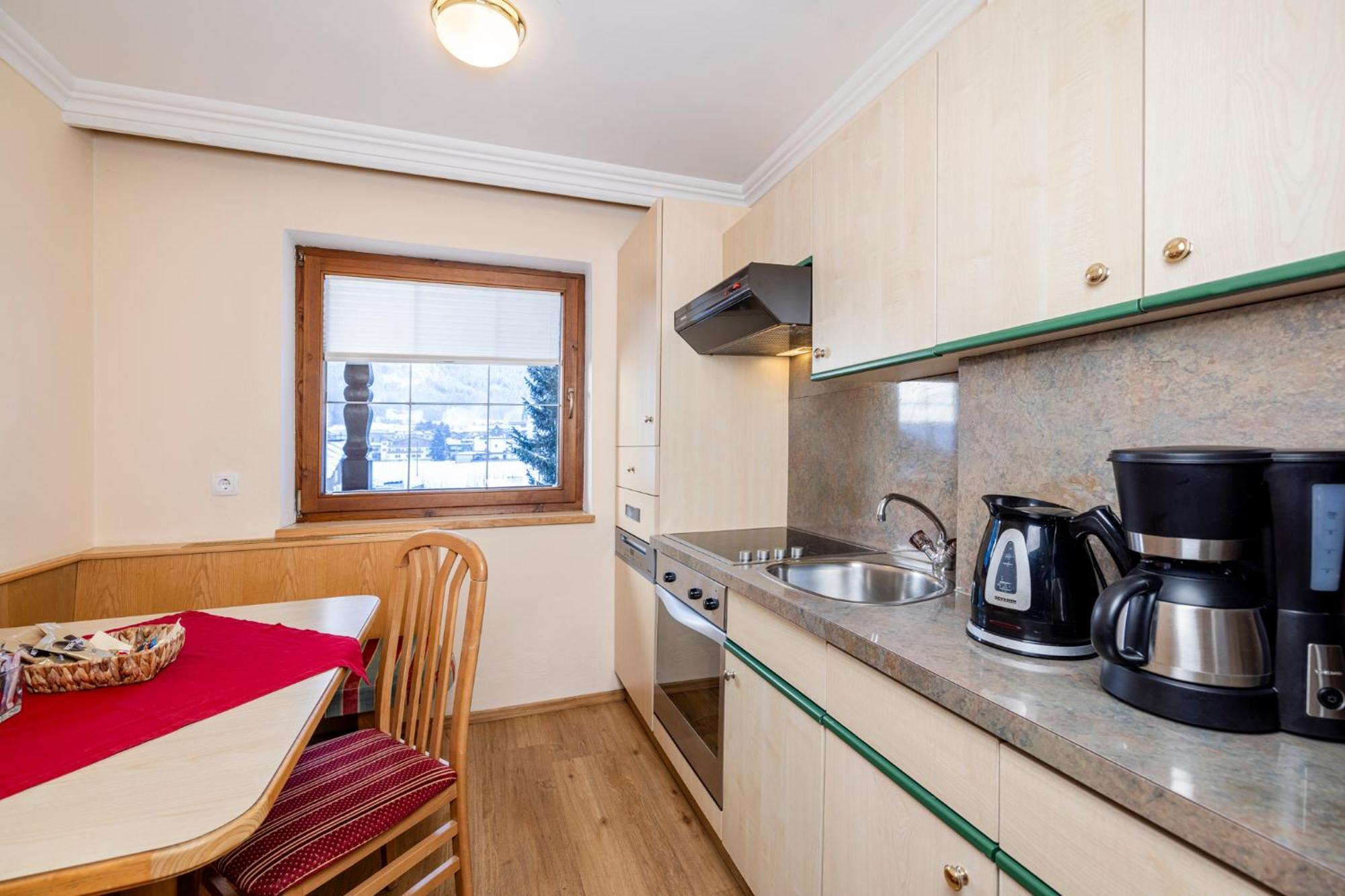 Aparthotel Landhaus St. Joseph Mayrhofen Esterno foto