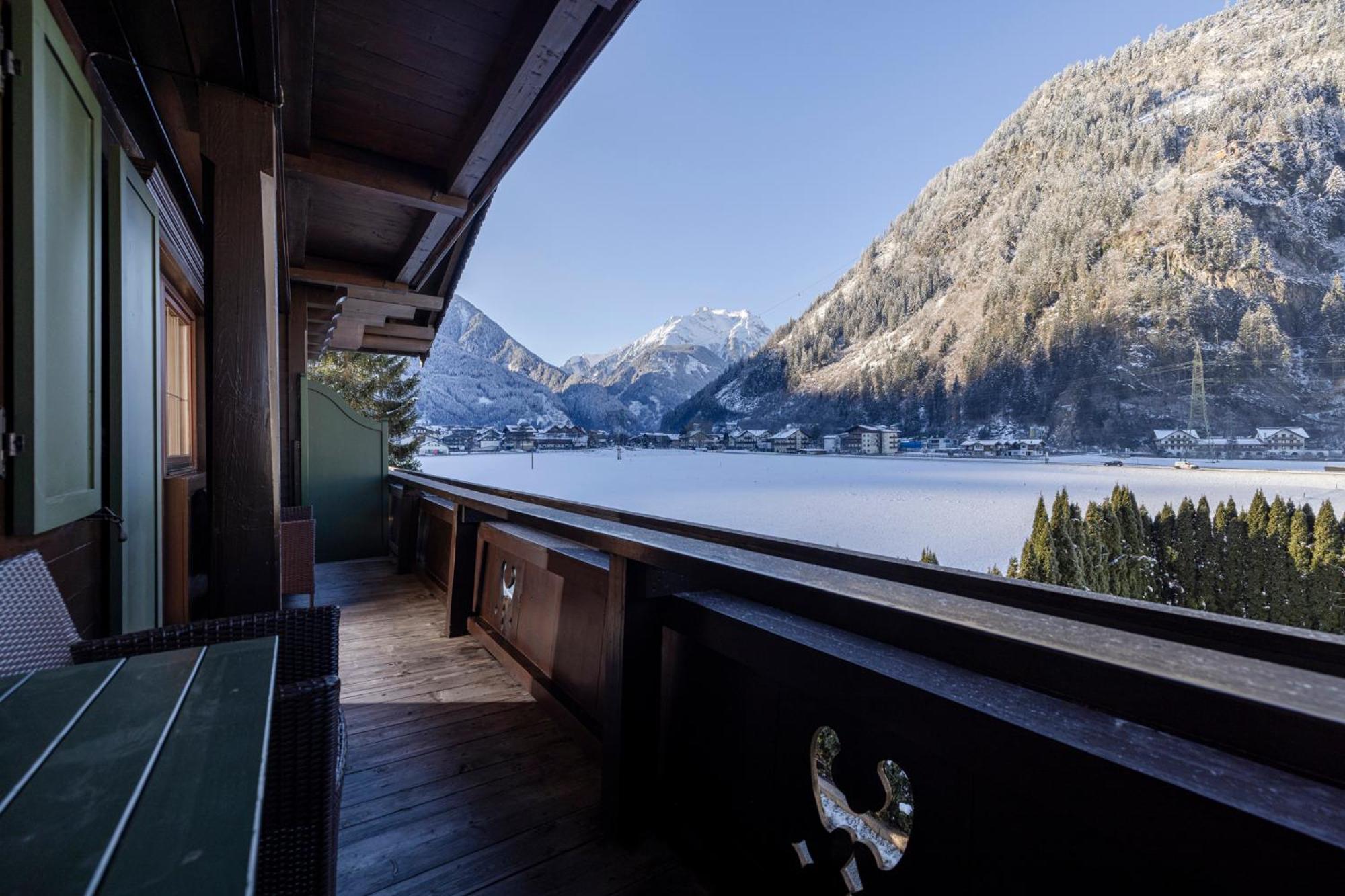 Aparthotel Landhaus St. Joseph Mayrhofen Esterno foto