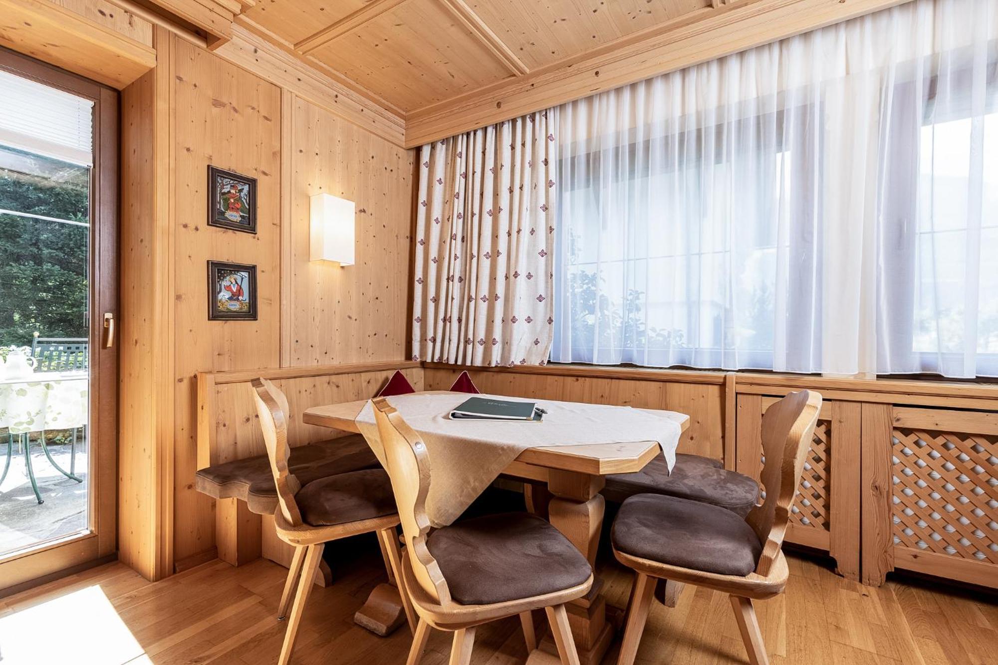 Aparthotel Landhaus St. Joseph Mayrhofen Esterno foto