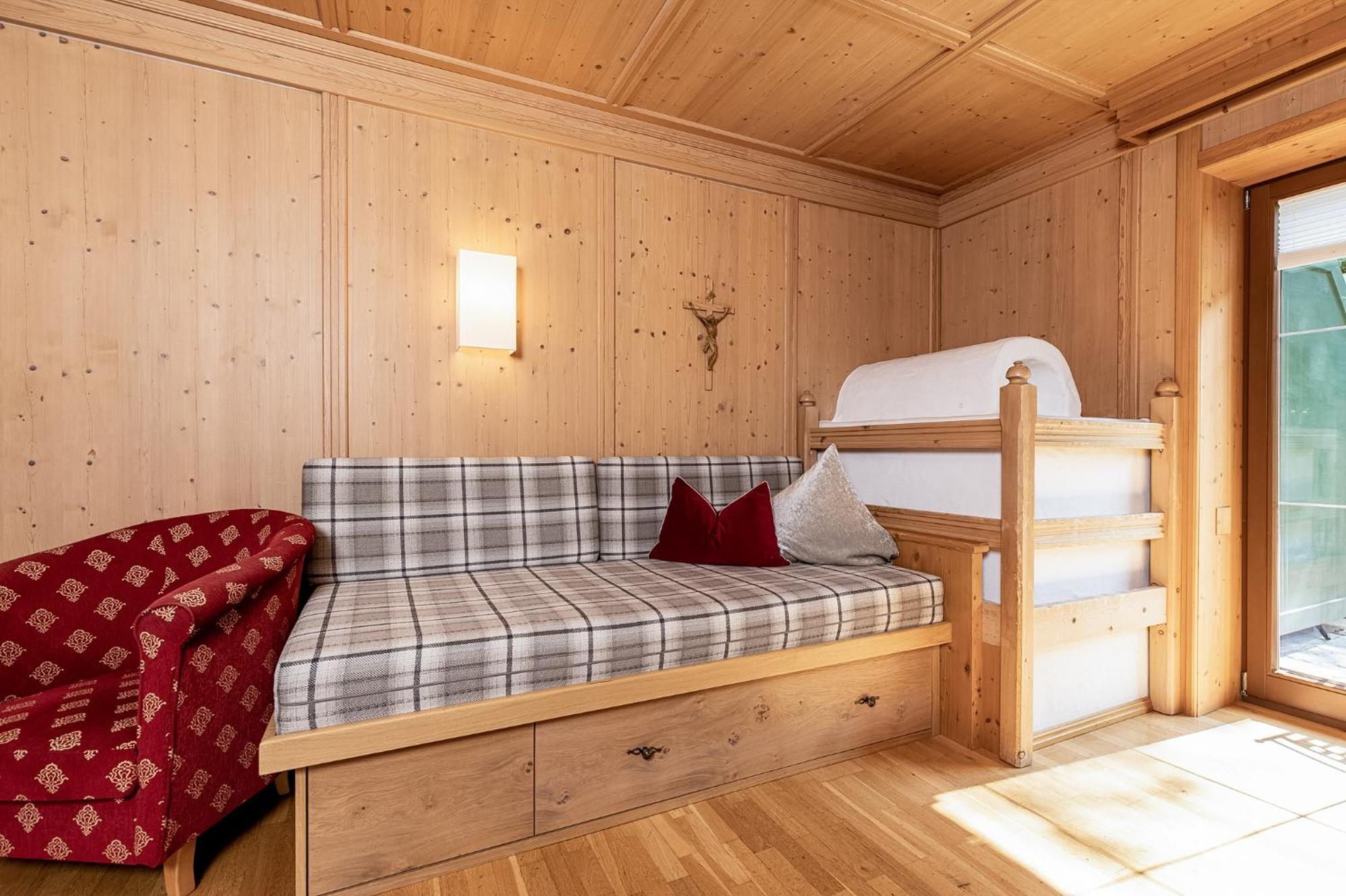 Aparthotel Landhaus St. Joseph Mayrhofen Esterno foto