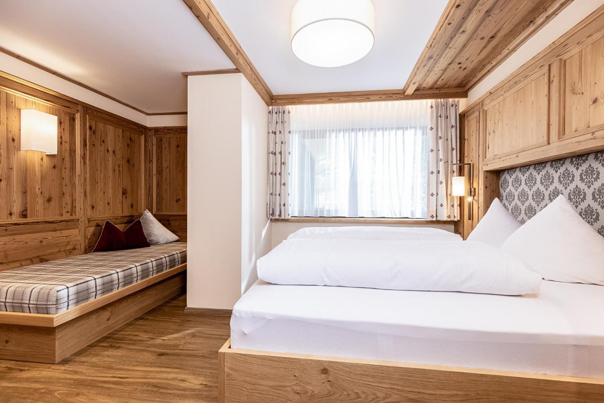 Aparthotel Landhaus St. Joseph Mayrhofen Esterno foto