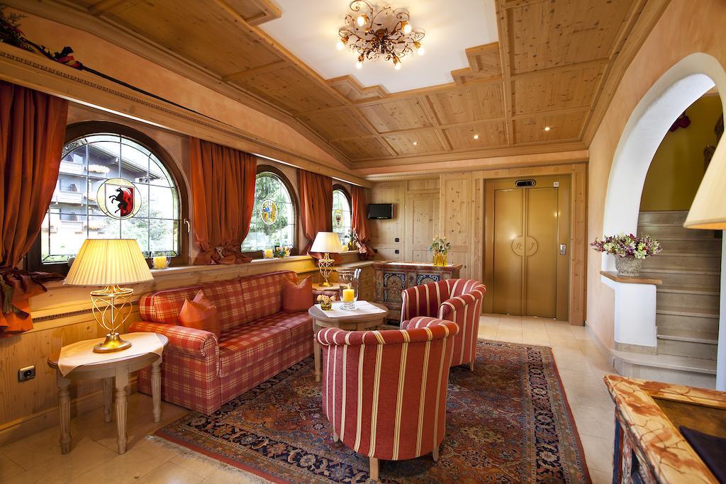 Aparthotel Landhaus St. Joseph Mayrhofen Esterno foto
